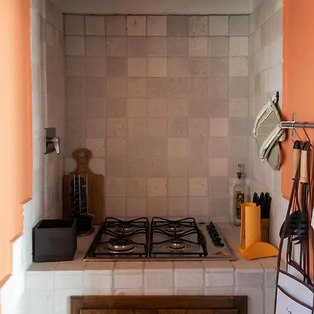 Charming In Castiglione With Terrace & Jacuzzi